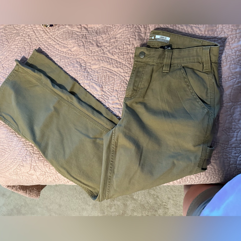 Brand new with tags! Women’s Carhartt loose fit canvas work pant. Size 6 short.